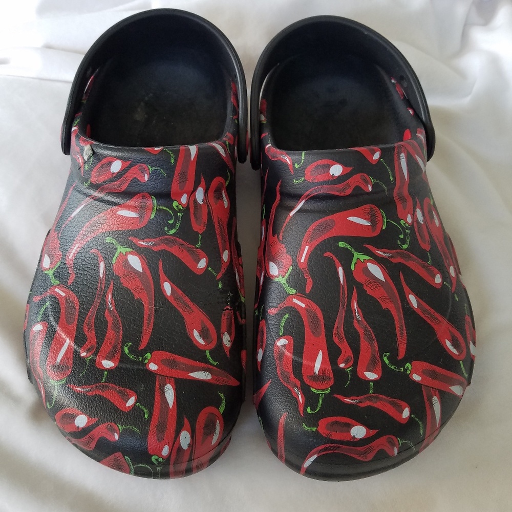 Crocs chili peppers 10/8